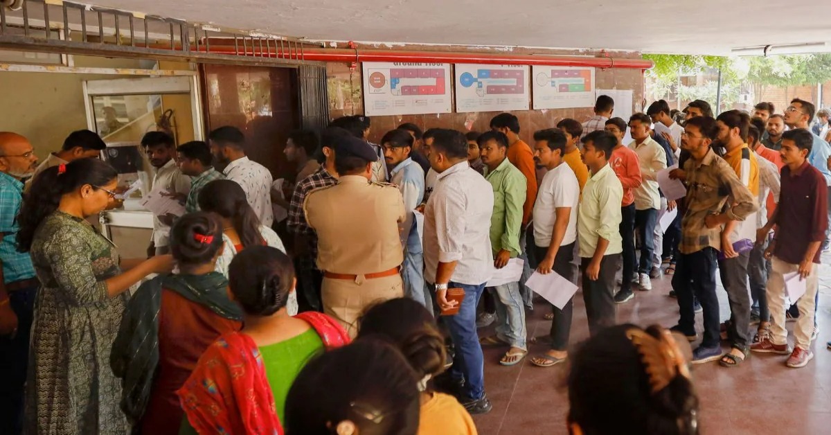 Jobs: తెలంగాణ యువతకు భారీ శుభవార్త.. 12వేలకు పైగా పోస్టుల భర్తీకి కసరత్తు