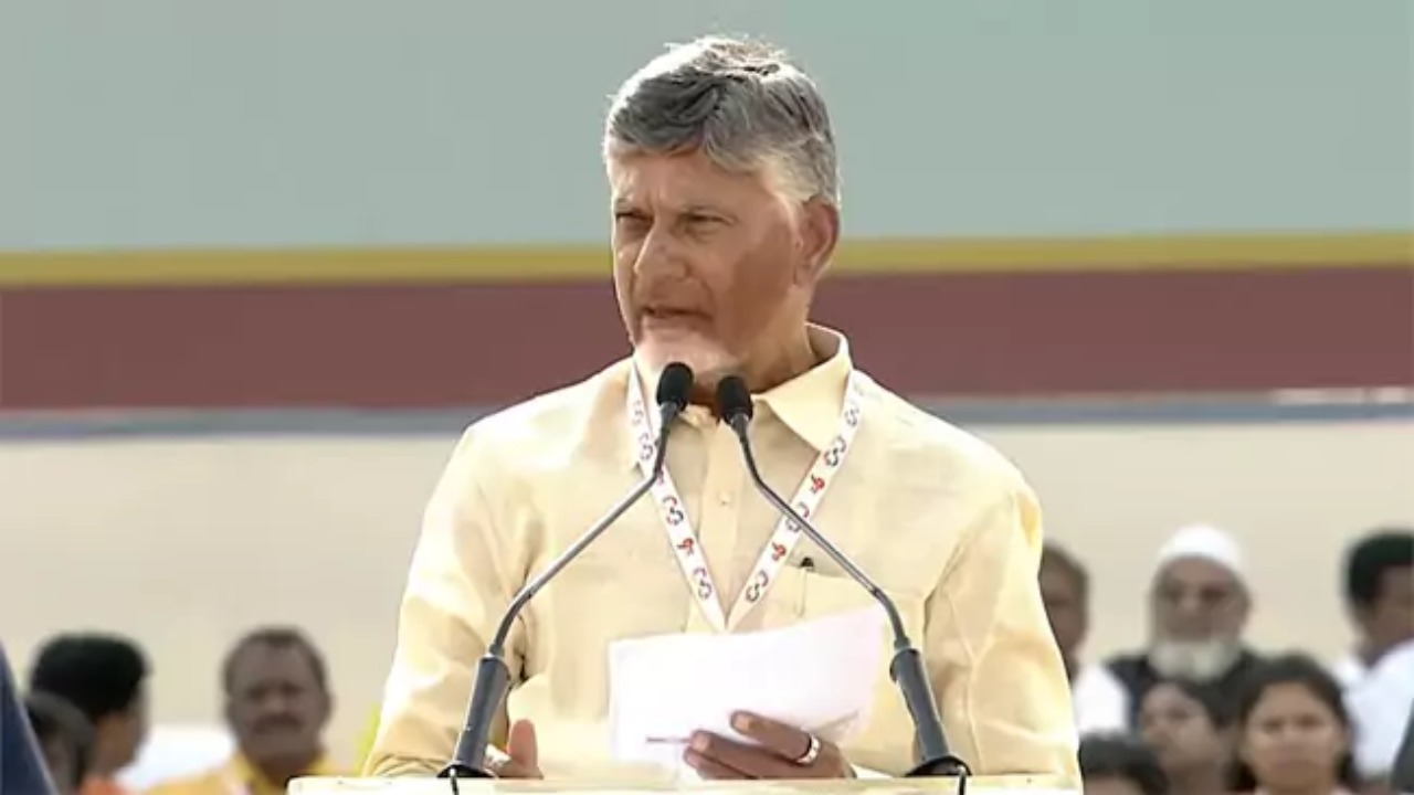CM Chandrababu: శుభవార్త.. దసరా కానుకగా ఖాతాల్లోకి రూ.15వేలు