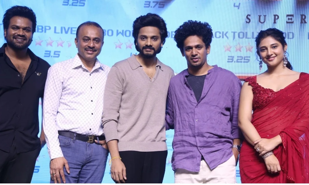 ‎Mirai Movie: మిరాయ్ మూవీ సక్సెస్.. హీరో, డైరెక్టర్ కి లగ్జరీ కార్స్.. నిర్మాత ప్రకటన!