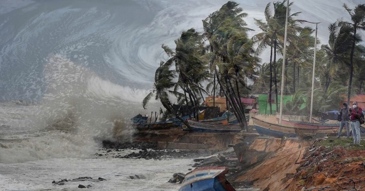 మొంథా తుఫాన్ ముప్పు.. ఆంధ్ర తీరంపై భీకర దాడి.. ఏడు జిల్లాలకు రెడ్ అలర్ట్..!