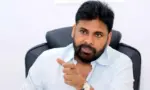ఎవడికీ జై కొట్టొద్దని పవన్ ఎందుకు అన్నట్టు..?